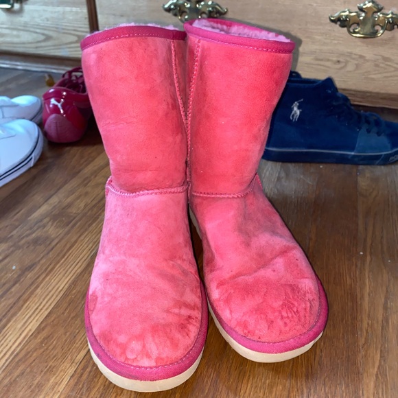 Pink Ugg Boots with Design in the back - Picture 3 of 6